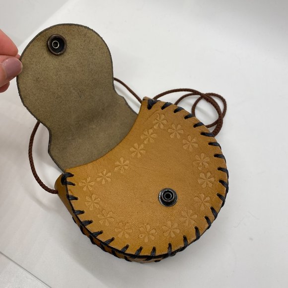 - Vintage Leather Boho Tan Hand Tooled Coin Purse Belt Bag - Picture 5 of 8